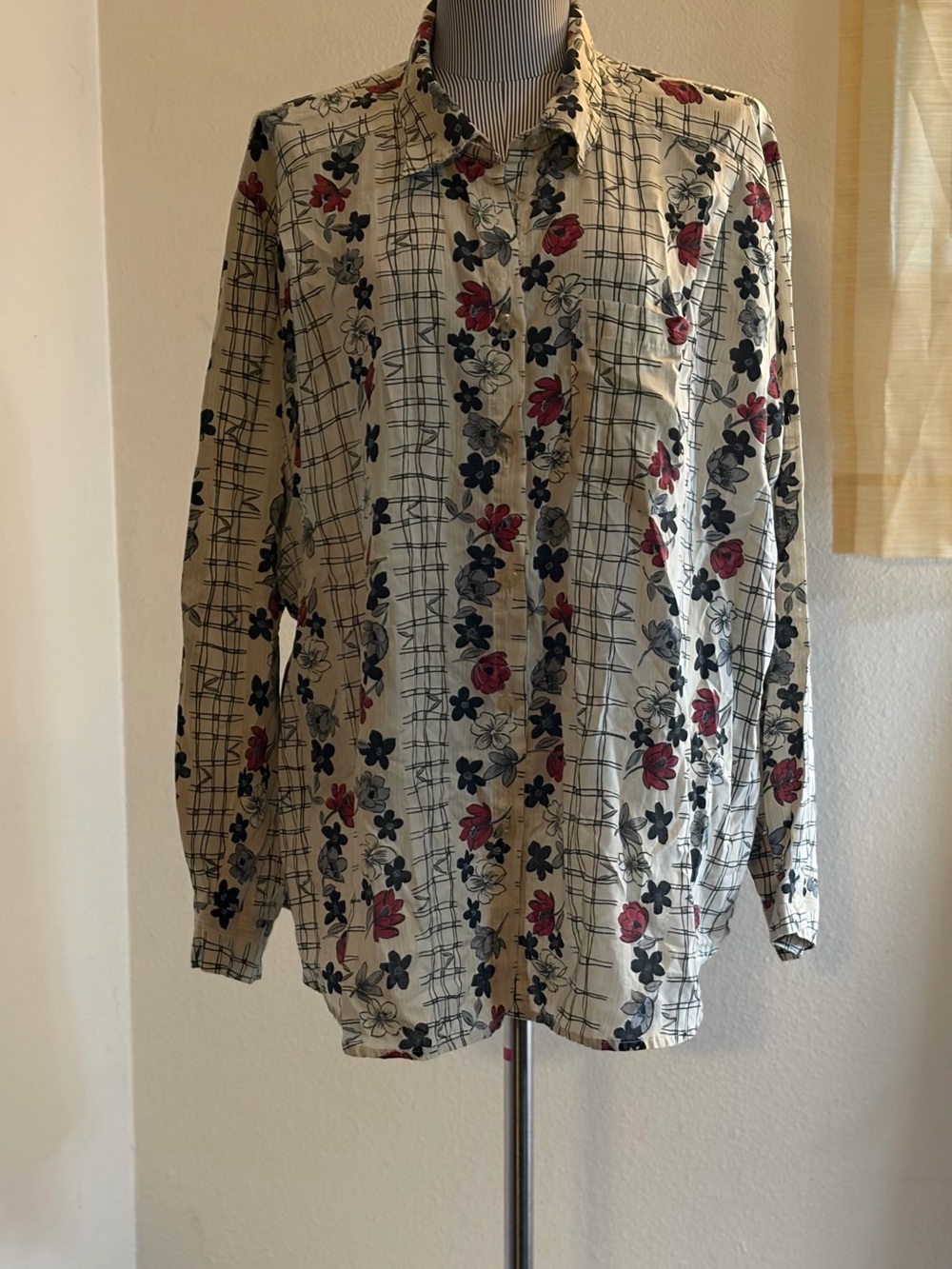 Button-Down Floral Grid Shirt - Cream with Red & Navy Flowers